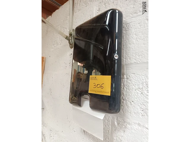 Lot 306 - towel dispenser en handdoekrekje - afbeelding 3 van  3