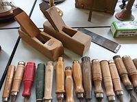 Lot 307 - houtbeitels. 64 stuks - afbeelding 2 van  6