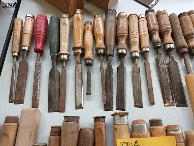 Lot 307 - houtbeitels. 64 stuks - afbeelding 5 van  6