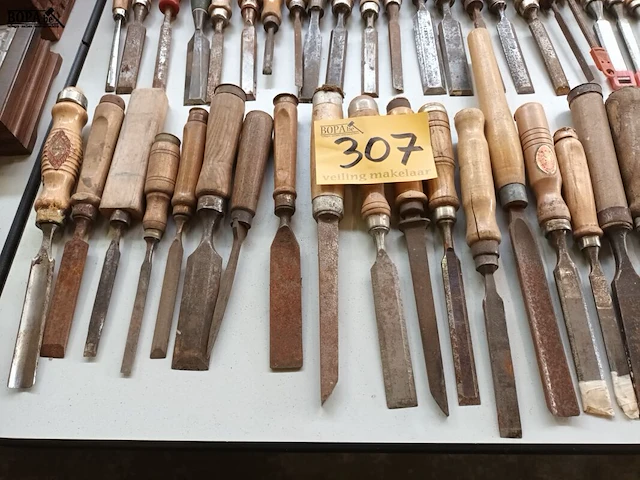 Lot 307 - houtbeitels. 64 stuks - afbeelding 6 van  6