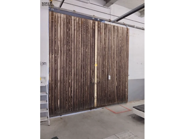 Lot 307 - houten poort - afbeelding 1 van  2