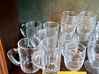 Lot 307 - lot van vintage shotglaasjes-likeur, 21 stuks - afbeelding 2 van  3