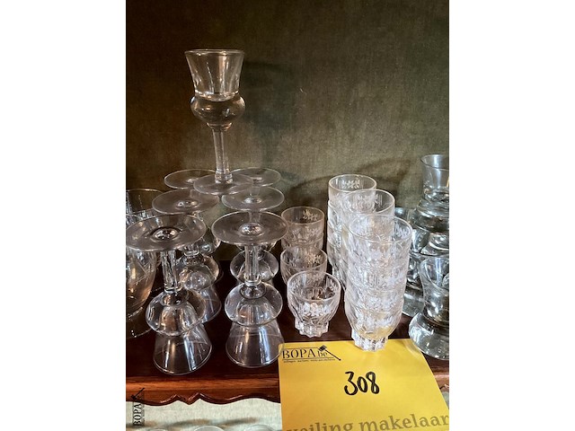 Lot 308 - 20-delig kleine shotglaasjes vintage bloemmotief/7delige kle - afbeelding 2 van  3