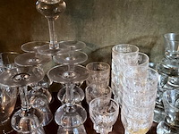 Lot 308 - 20-delig kleine shotglaasjes vintage bloemmotief/7delige kle - afbeelding 2 van  3