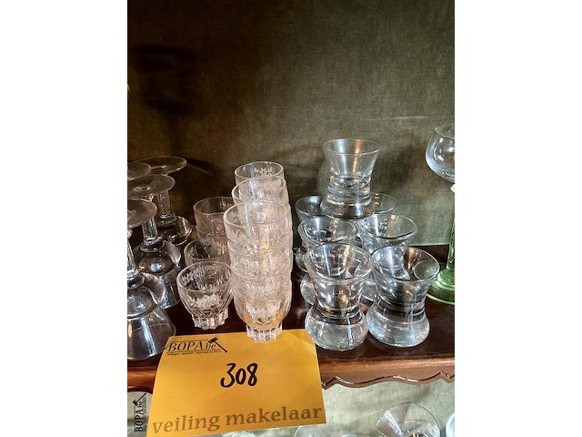 Lot 308 - 20-delig kleine shotglaasjes vintage bloemmotief/7delige kle - afbeelding 3 van  3