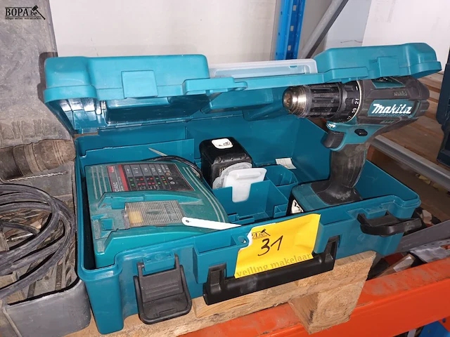 Lot 31 - accu boormachine makita in koffer - afbeelding 1 van  3