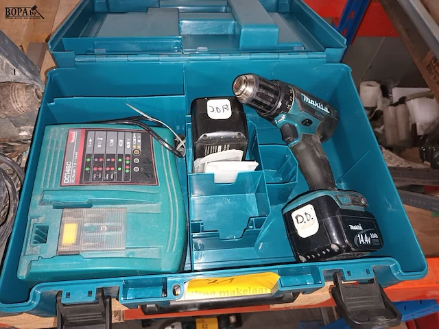 Lot 31 - accu boormachine makita in koffer - afbeelding 2 van  3