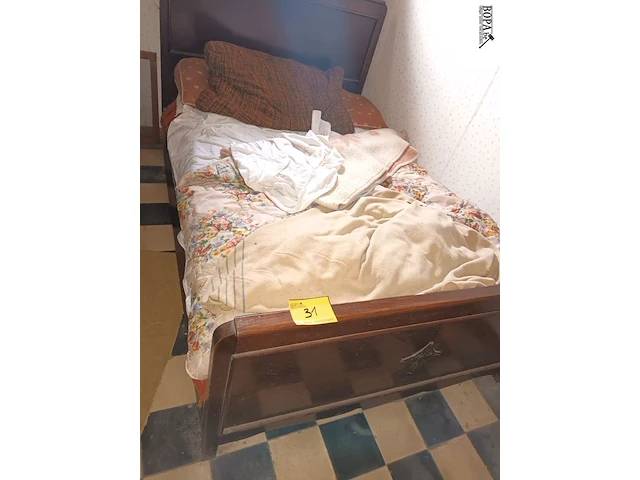 Lot 31 - antiek bed - afbeelding 1 van  4