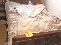 Lot 31 - antiek bed - afbeelding 1 van  4