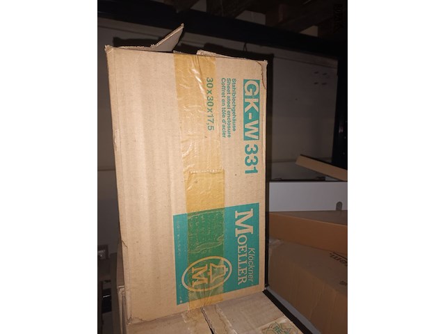 Lot 31 - behuizingskast moeller. 3 stuks - afbeelding 3 van  3