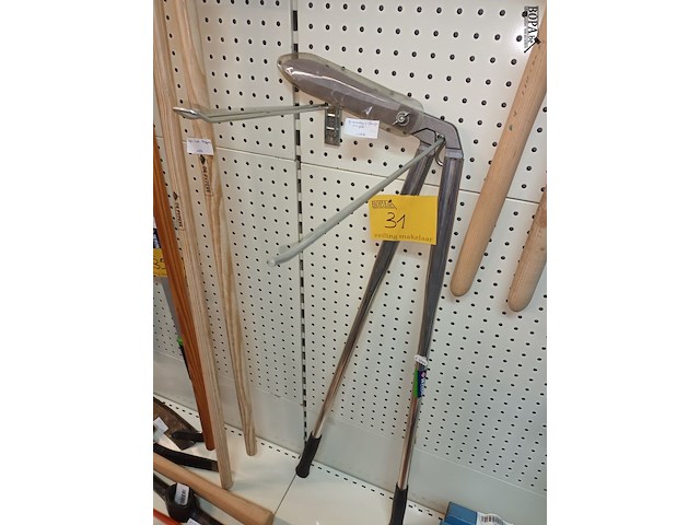 Lot 31 - grasschaar - afbeelding 1 van  3