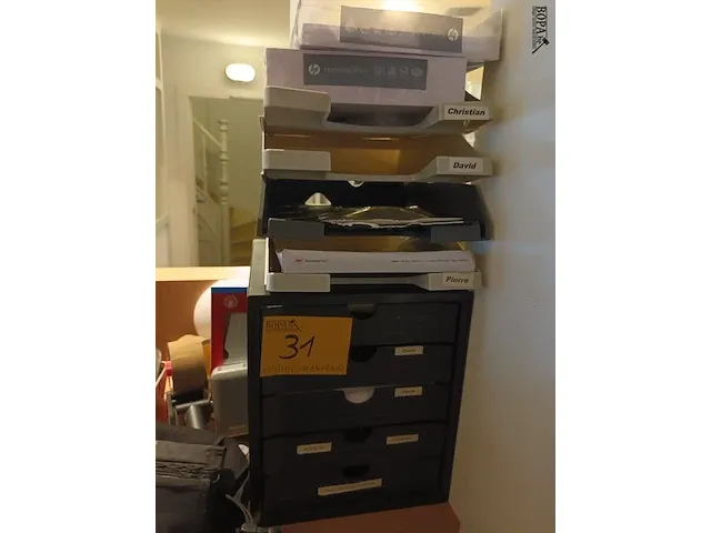 Lot 31 - kantoormateriaal en geldbeugels - afbeelding 1 van  9