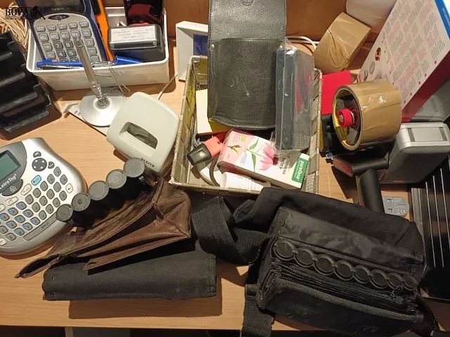 Lot 31 - kantoormateriaal en geldbeugels - afbeelding 7 van  9