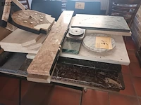 Lot 31 - lot marmer en natuursteen - afbeelding 2 van  5