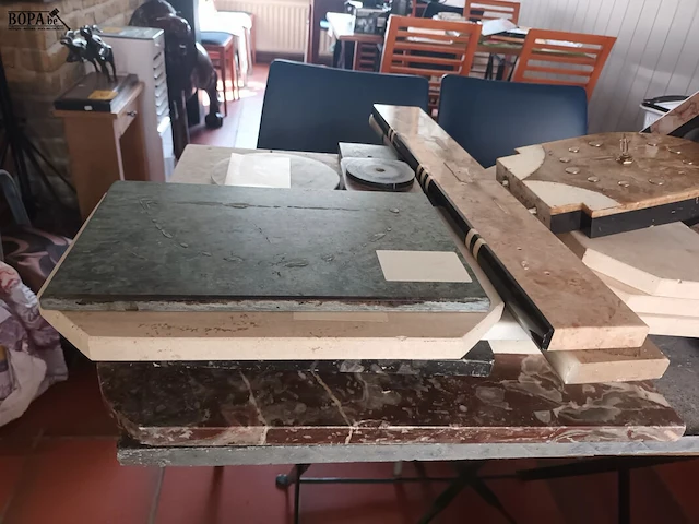 Lot 31 - lot marmer en natuursteen - afbeelding 5 van  5