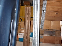 Lot 31 - metalen rails en buizen - afbeelding 2 van  4