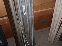 Lot 31 - metalen rails en buizen - afbeelding 3 van  4