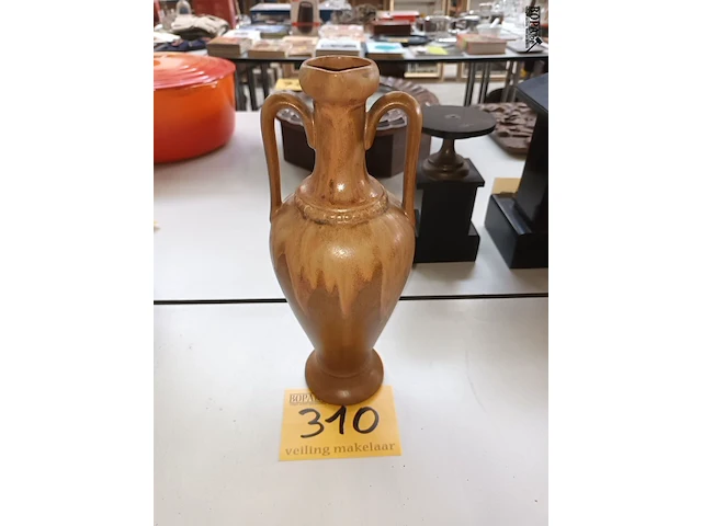 Lot 310 - amphore vaas - afbeelding 1 van  4