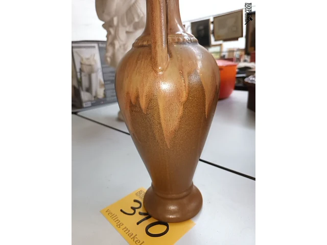 Lot 310 - amphore vaas - afbeelding 3 van  4