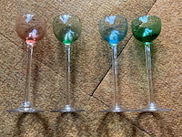 Lot 310 - vintage wijnglaasjes op voet, 8 stuks - afbeelding 2 van  2