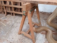Lot 311 - houten schragen en plank - afbeelding 3 van  3