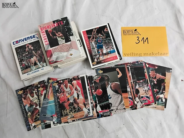 Lot 311 - lot collector items basketbal, 250 kaartjes - afbeelding 1 van  1