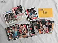 Lot 311 - lot collector items basketbal, 250 kaartjes - afbeelding 1 van  1