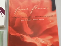 Lot 312 - boeken bloemschikken. 3 stuks - afbeelding 2 van  4