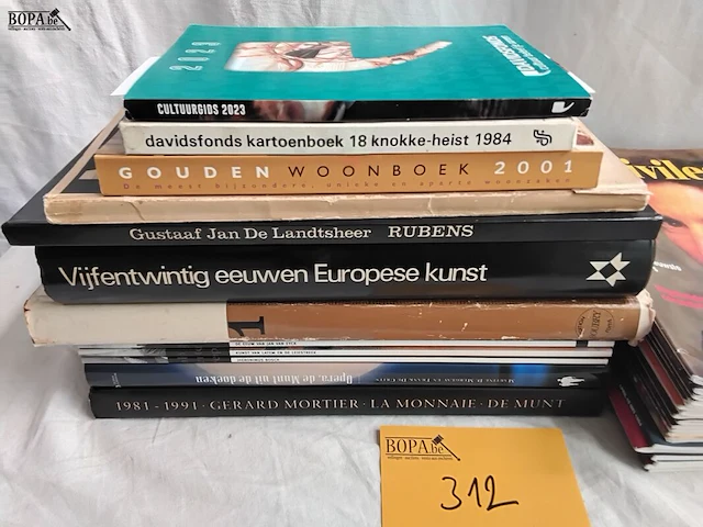 Lot 312 - lot kunst boeken en privilege tijdschriten - afbeelding 2 van  3