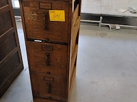 Lot 313 - houten archiefkast - afbeelding 1 van  3