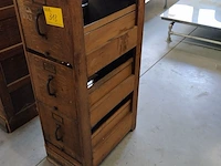 Lot 313 - houten archiefkast - afbeelding 2 van  3