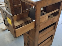 Lot 313 - houten archiefkast - afbeelding 3 van  3