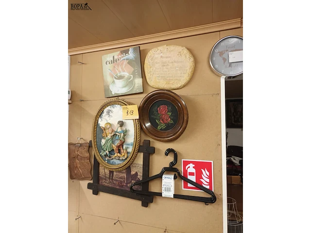 Lot 313 - wanddecoratie. 8 stuks - afbeelding 1 van  5