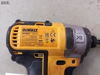 Lot 316 - accu boormachine dewalt - afbeelding 2 van  2