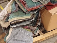 Lot 318 - ag tex joy textiel kleurensamples en tapijt en antislipmatte - afbeelding 2 van  5
