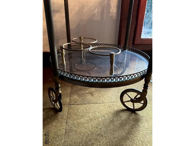 Lot 318 - ronde serveertrolley met 2 laden,verguld brons gebruikte sta - afbeelding 4 van  4