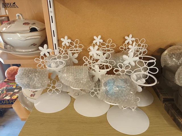 Lot 318 - theelichthouders. 22 stuks - afbeelding 2 van  4