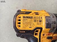 Lot 319 - accu boormachine dewalt - afbeelding 3 van  3