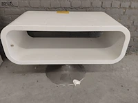 Lot 319 - wit gelakte tafel