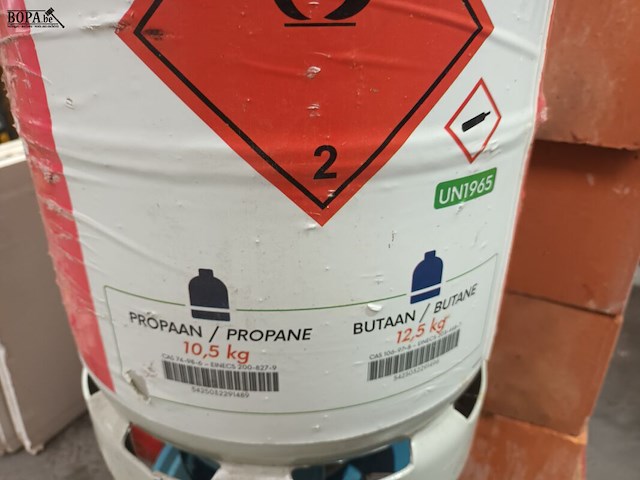 Lot 32 - aangebroken gasflessen. 2 stuks - afbeelding 3 van  4