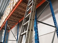 Lot 32 - aluminium ladder - afbeelding 2 van  3