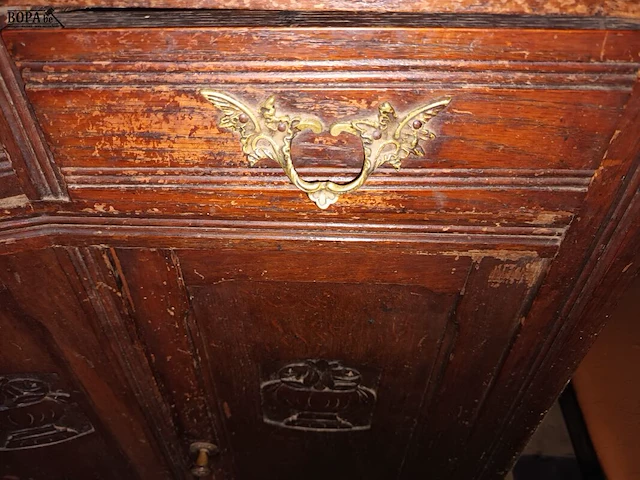 Lot 32 - antieke buffetkast met inhoud - afbeelding 3 van  6