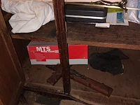 Lot 32 - antieke buffetkast met inhoud - afbeelding 5 van  6