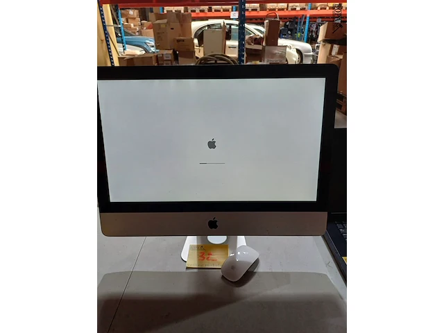 Lot 32 - apple imac - afbeelding 2 van  4