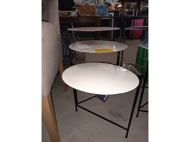 Lot 32 - bijzettafel j-line - afbeelding 2 van  4