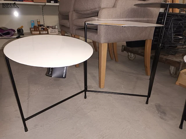 Lot 32 - bijzettafel j-line - afbeelding 3 van  4