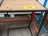 Lot 32 - bijzettafeltje - afbeelding 1 van  3