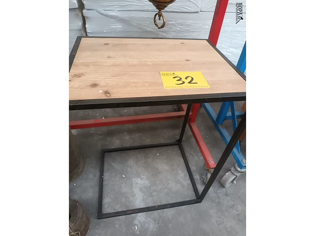 Lot 32 - bijzettafeltje - afbeelding 2 van  3