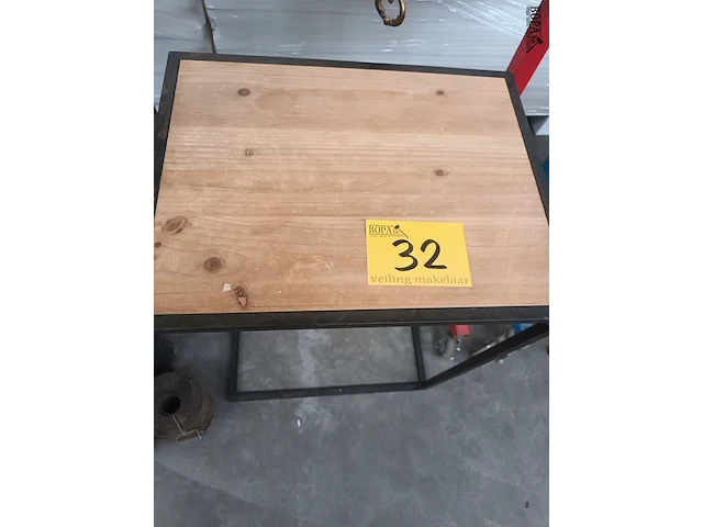 Lot 32 - bijzettafeltje - afbeelding 3 van  3