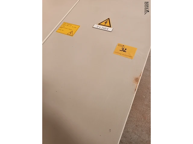 Lot 32 - elektriciteitskast met zekeringen - afbeelding 6 van  7